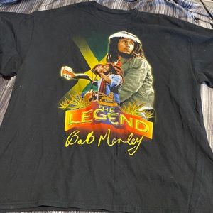 Bob Marley graphic logo T-shirt, size 2 XL fast shipping good condition